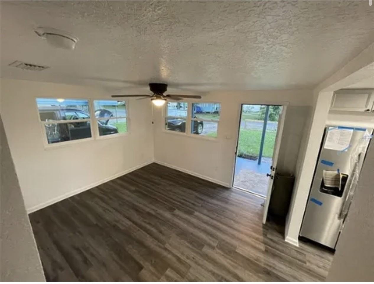 855 Nw 5th St - Photo 6 of 12