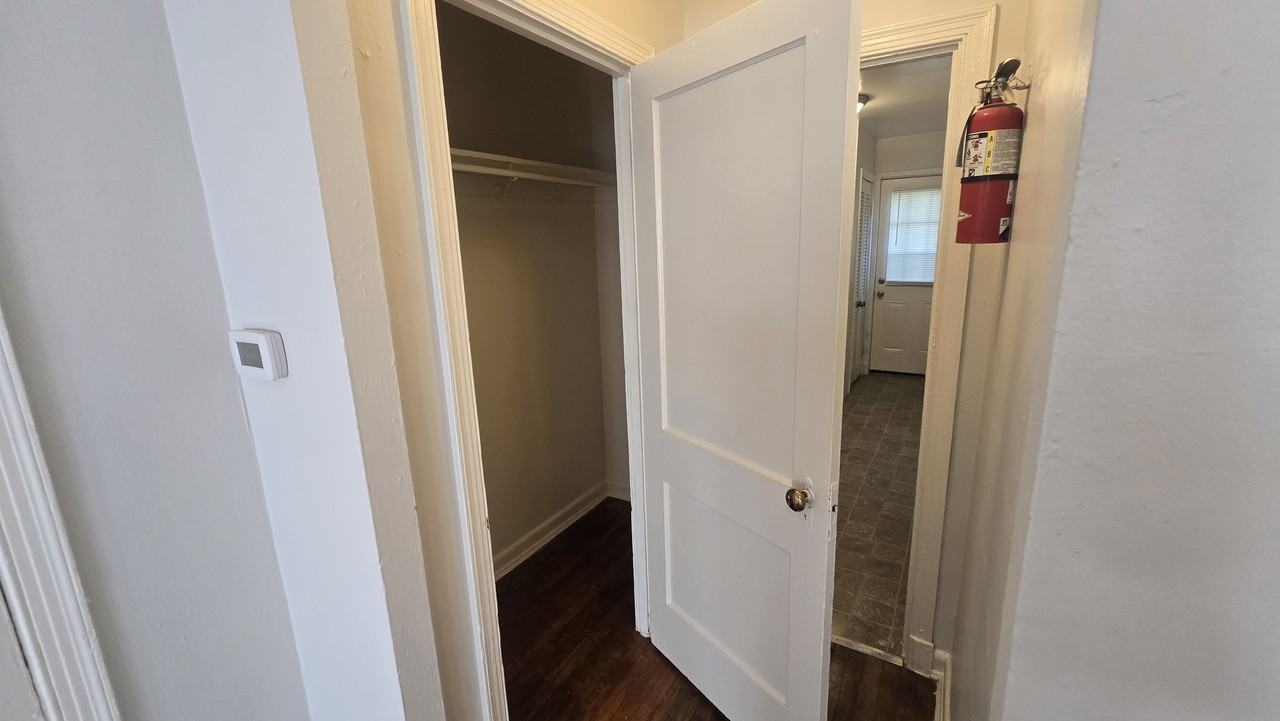 4510 Eads St Ne - Photo 3 of 14