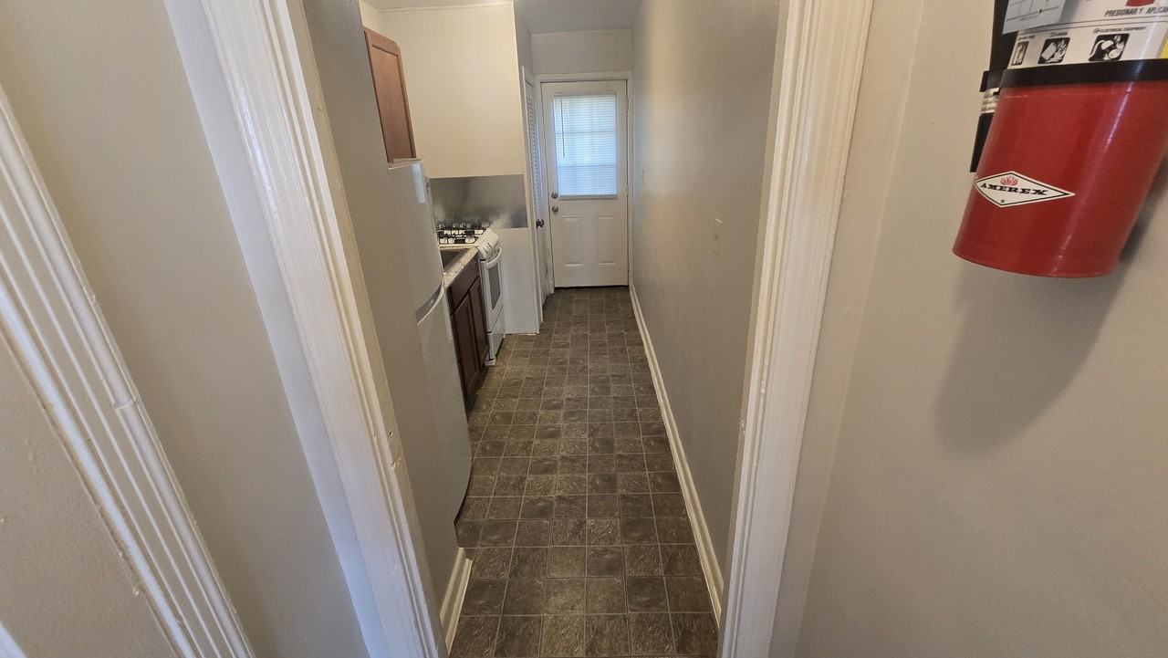 4510 Eads St Ne - Photo 5 of 14