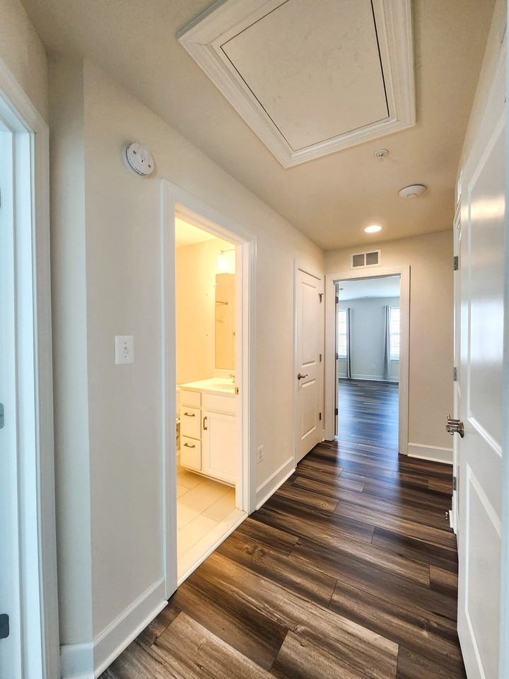 9157 Fox Stream Way - Photo 5 of 40