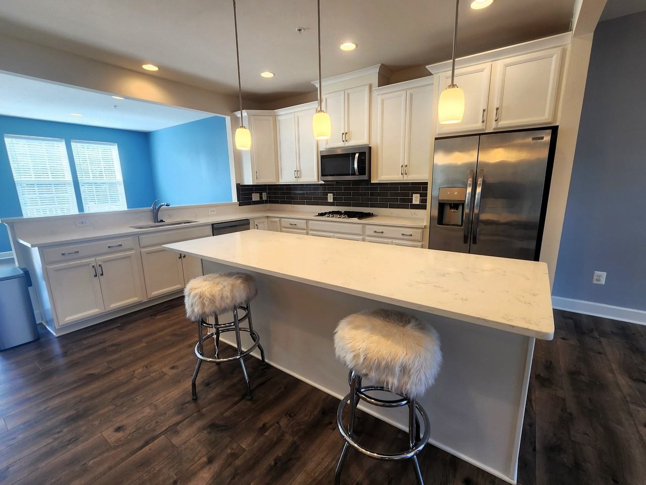 9157 Fox Stream Way - Photo 6 of 40