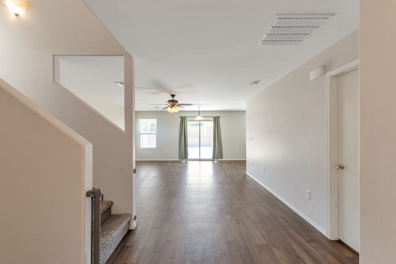 895 W Calle Arroyo Norte - Photo 4 of 28