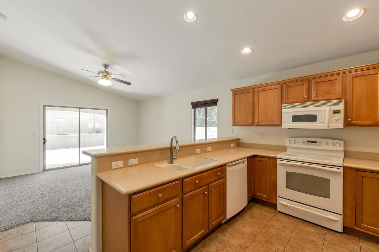 6598 E Cooperstown Dr - Photo 3 of 27