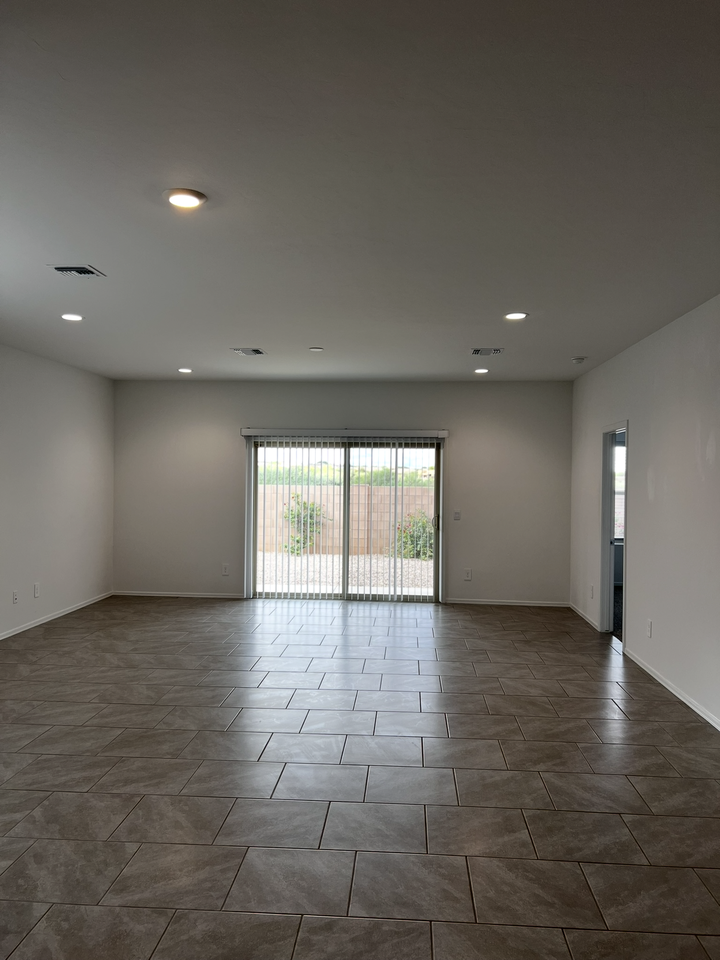 645 W Lexington St - Photo 2 of 32