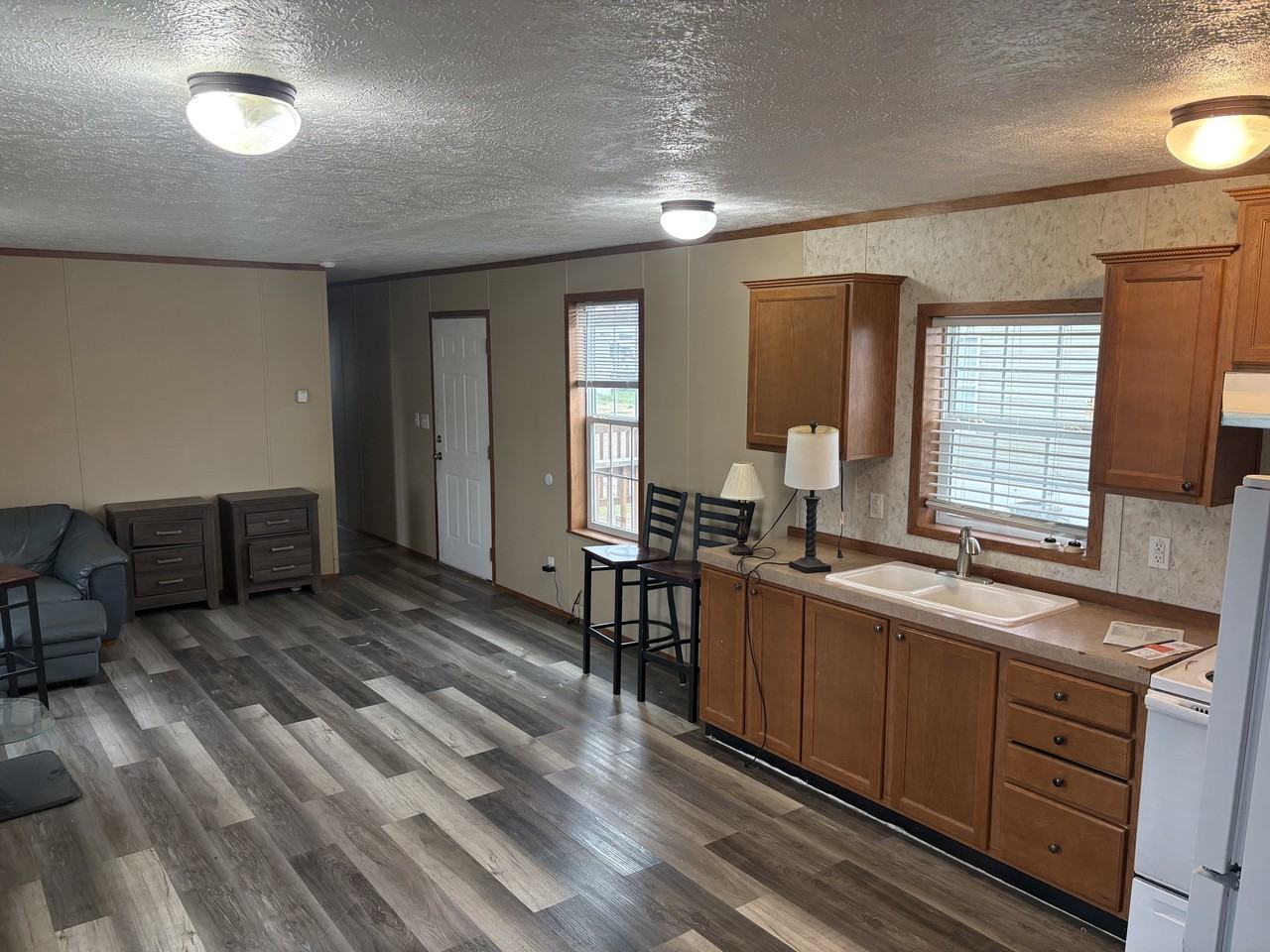 503 Sunrise Ln - Photo 2 of 8