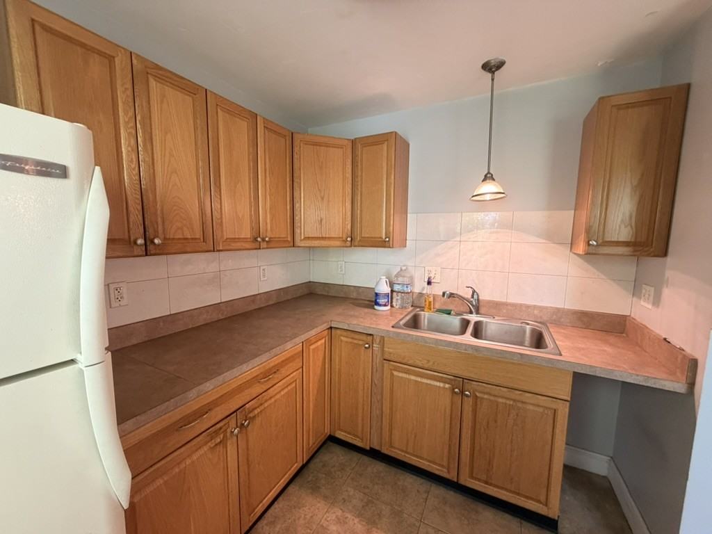15 King Philip Rd #2A - Photo 6 of 11