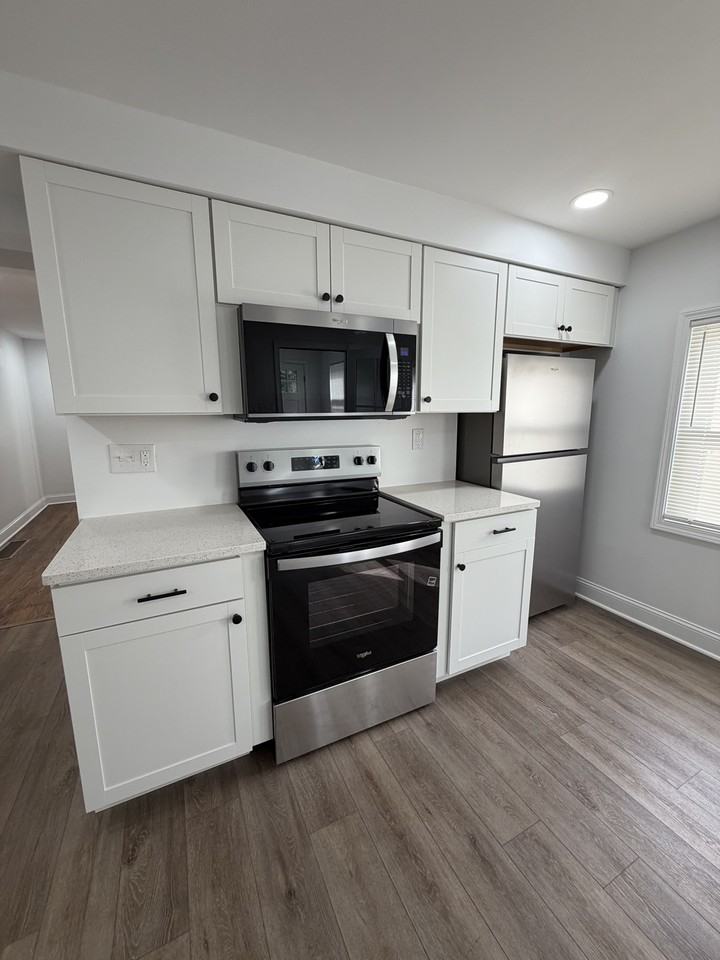 74 Vly Rd #1 - Photo 4 of 17