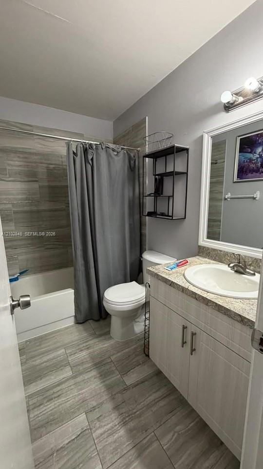 4111 Nw 79th Ave - Photo 4 of 15