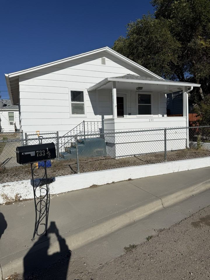 733 5th Ave W #NA - Photo 2 of 12