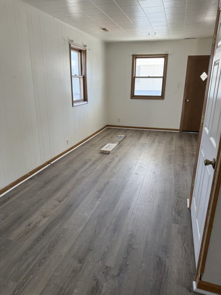 733 5th Ave W #NA - Photo 5 of 12