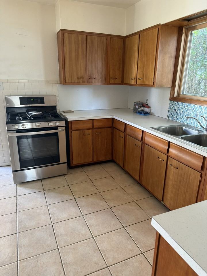 733 5th Ave W #NA - Photo 6 of 12