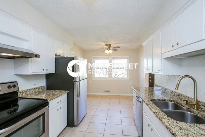 7625 W 95th Ter - Photo 5 of 17