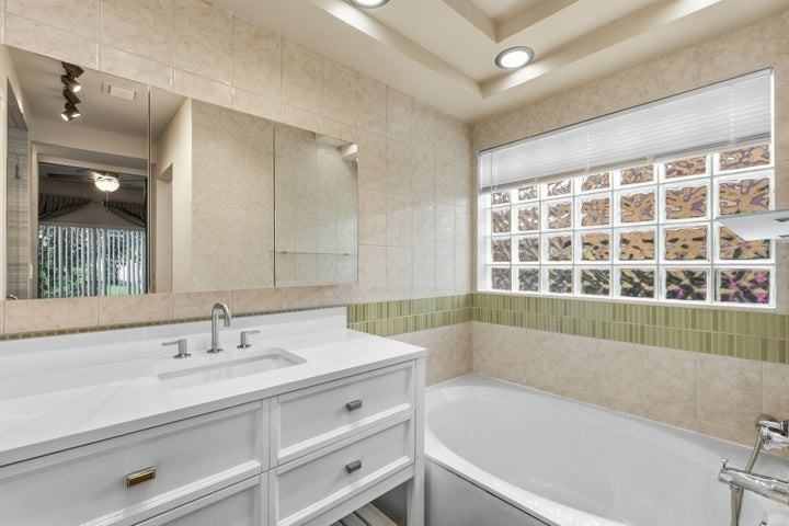 11375 Lakeview Drive #68-U - Photo 6 of 8