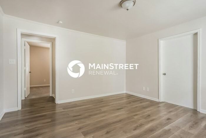 1413 Maplewood Dr - Photo 3 of 16