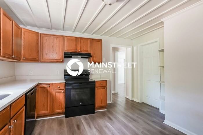 1413 Maplewood Dr - Photo 6 of 16