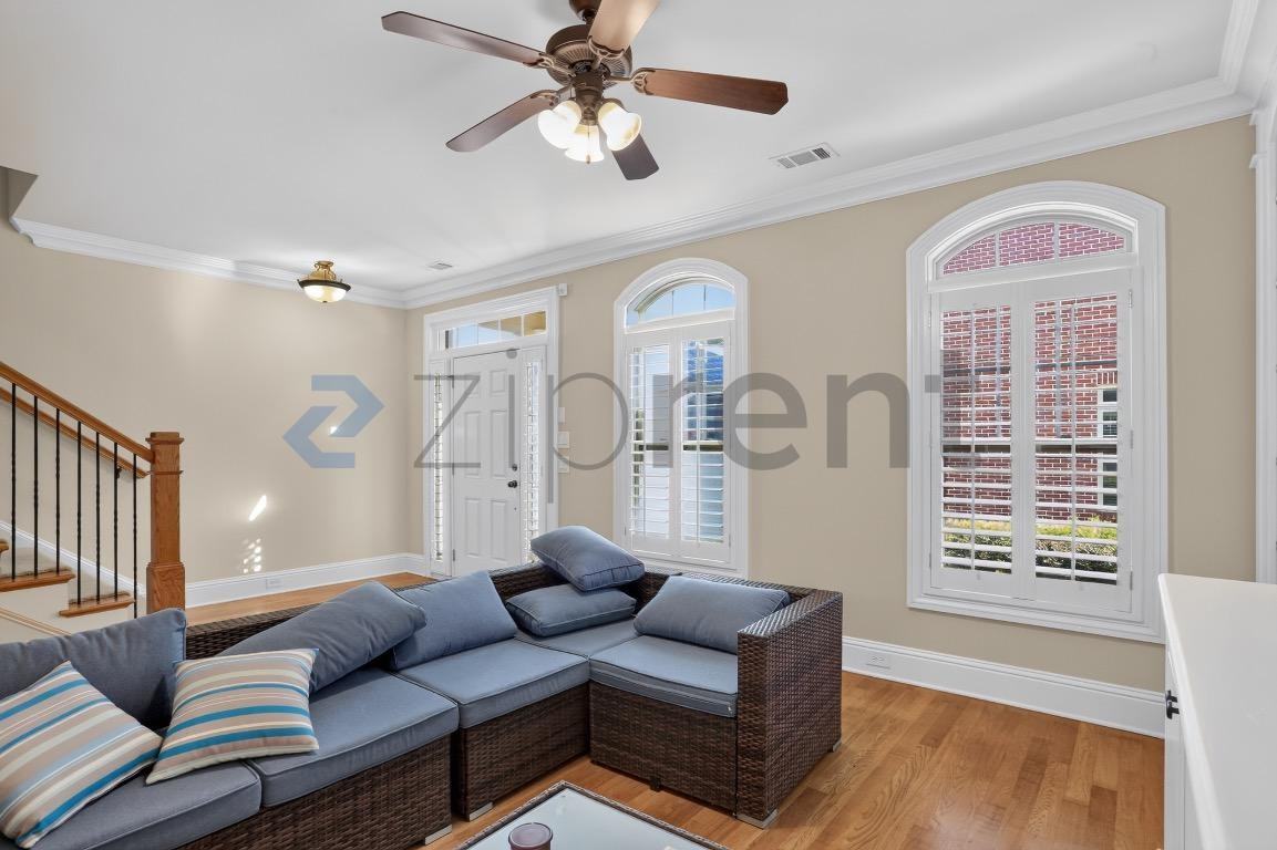 4977 Rosalie Rd - Photo 5 of 29