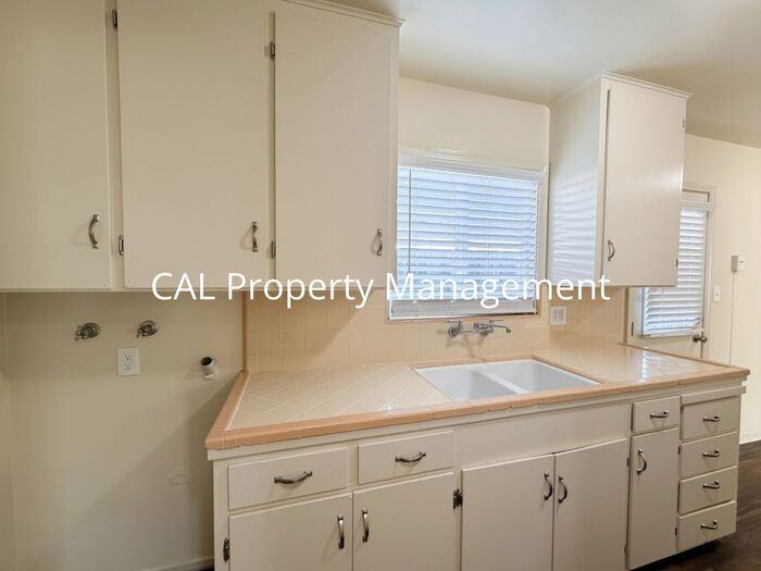 8 Villa St #15 - Photo 7 of 23