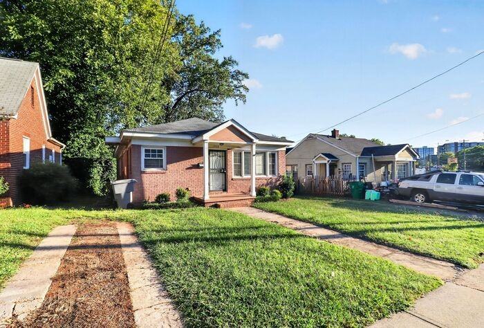 1908 Woodcrest Ave - Photo 3 of 30