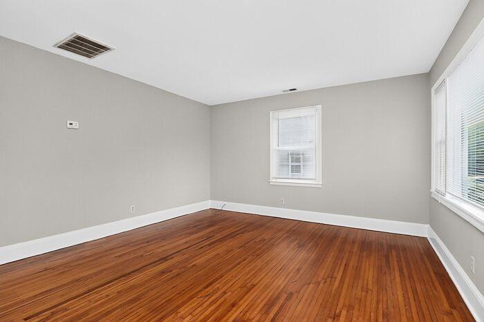 1908 Woodcrest Ave - Photo 4 of 30
