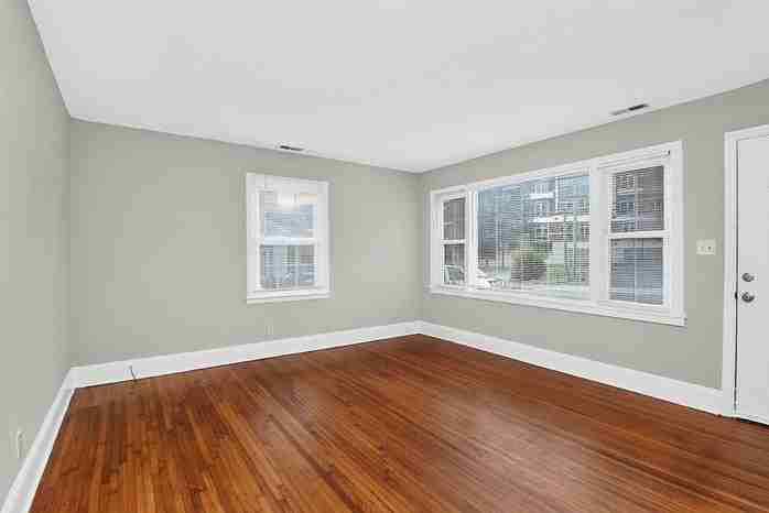 1908 Woodcrest Ave - Photo 6 of 30