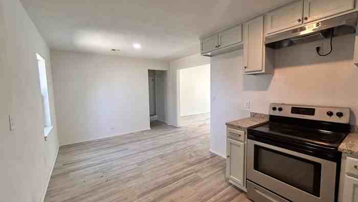 3133 Nw 33rd St - Photo 3 of 21