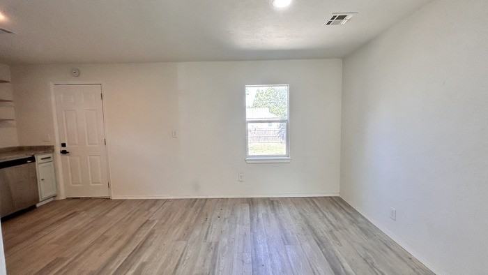 3133 Nw 33rd St - Photo 4 of 21