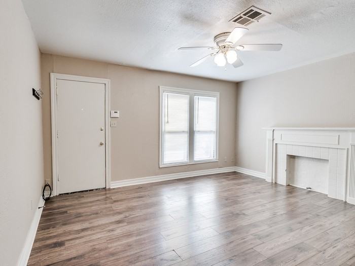 2305 Nw 37th St - Photo 7 of 18
