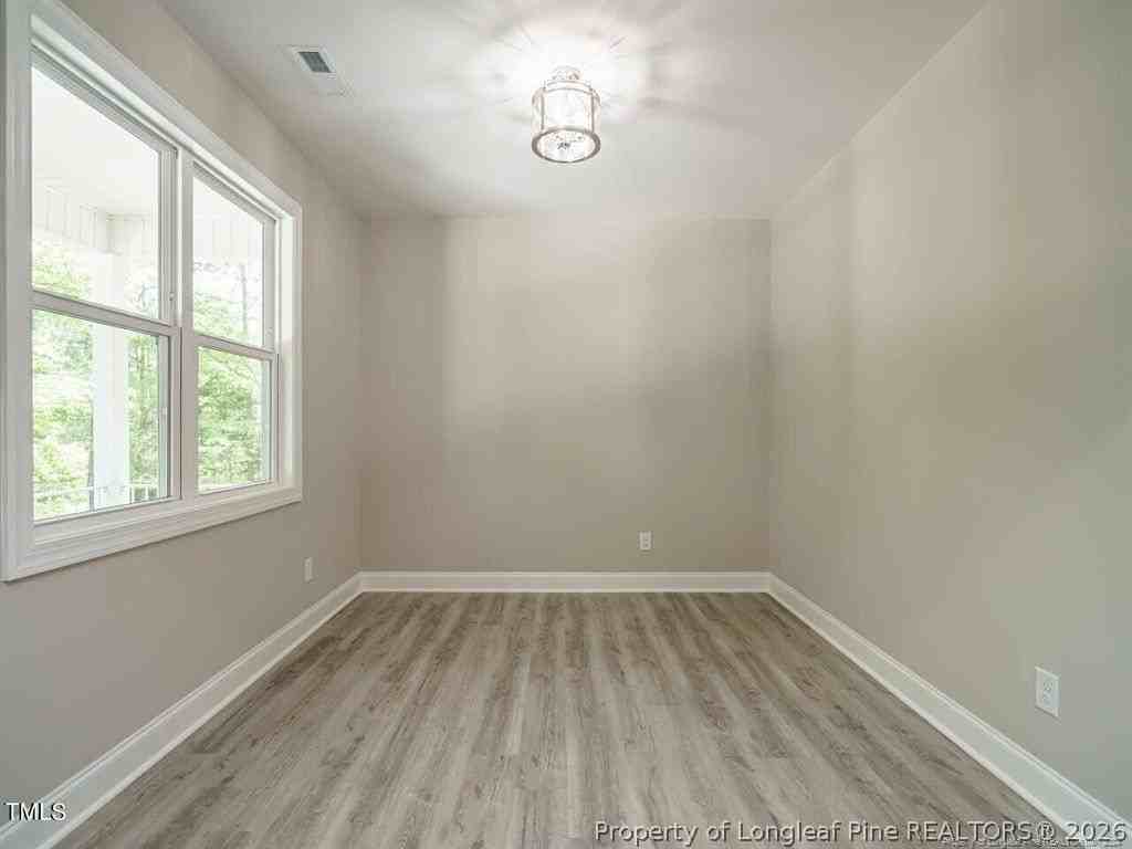 3277 Edinburgh Dr - Photo 3 of 21