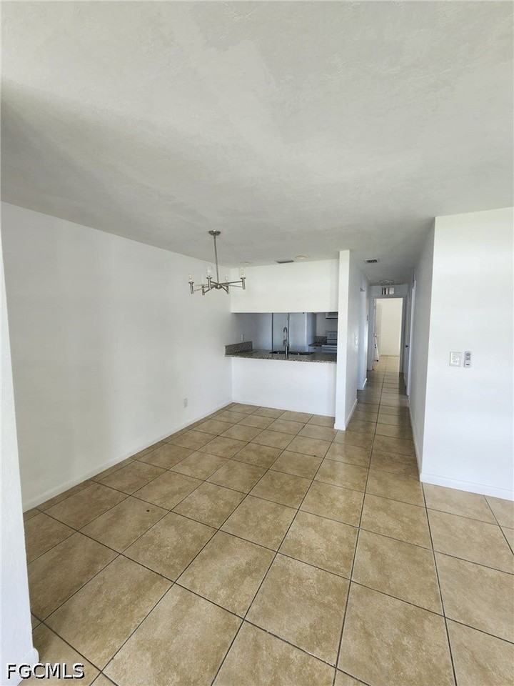 903 Se 23rd Pl - Photo 2 of 13