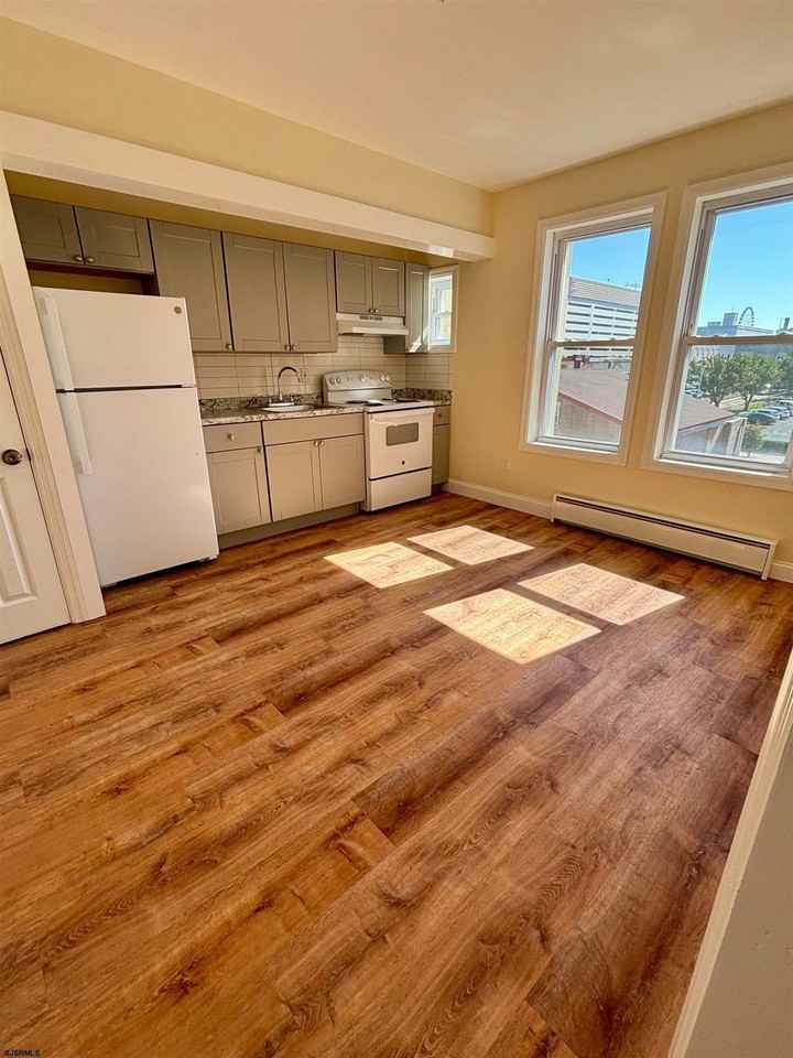 33 S North Carolina Ave - Photo 2 of 16