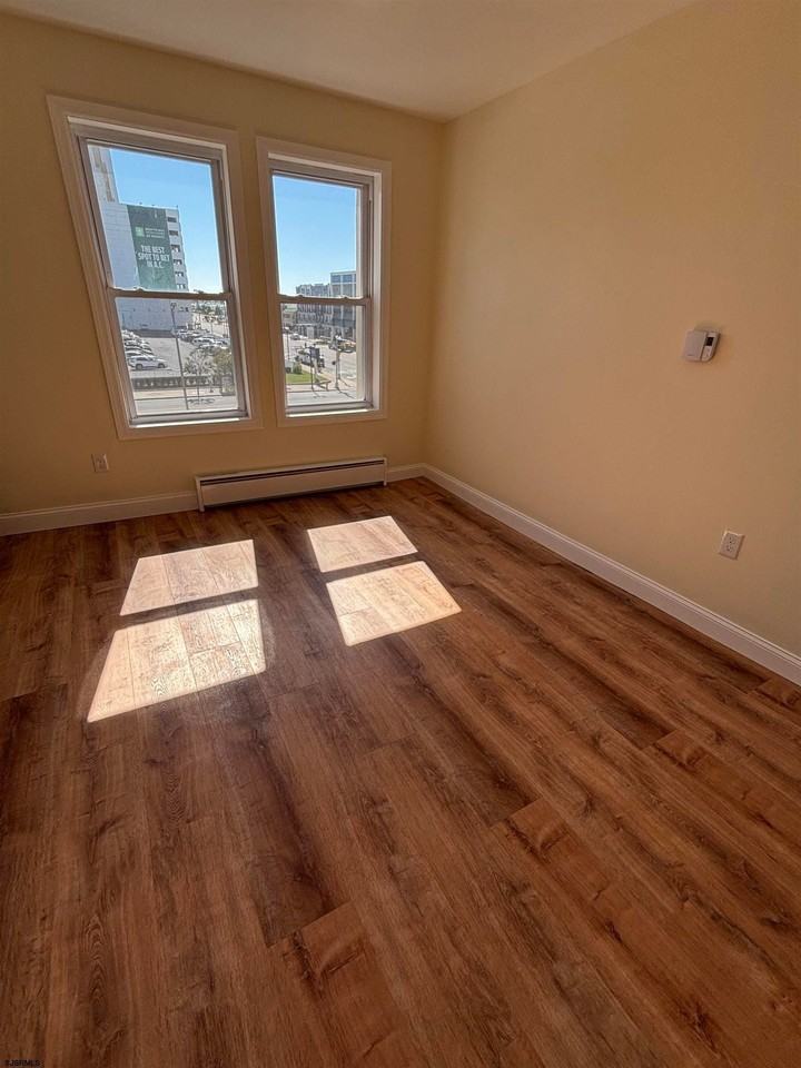 33 S North Carolina Ave - Photo 5 of 16