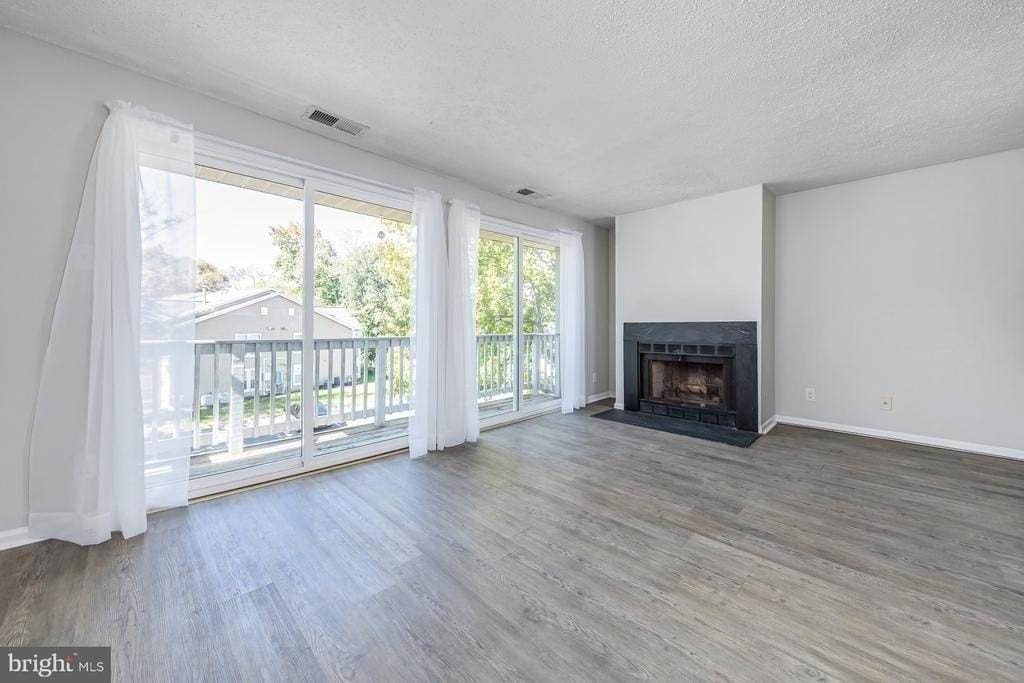 146 Kenwood Dr - Photo 2 of 13