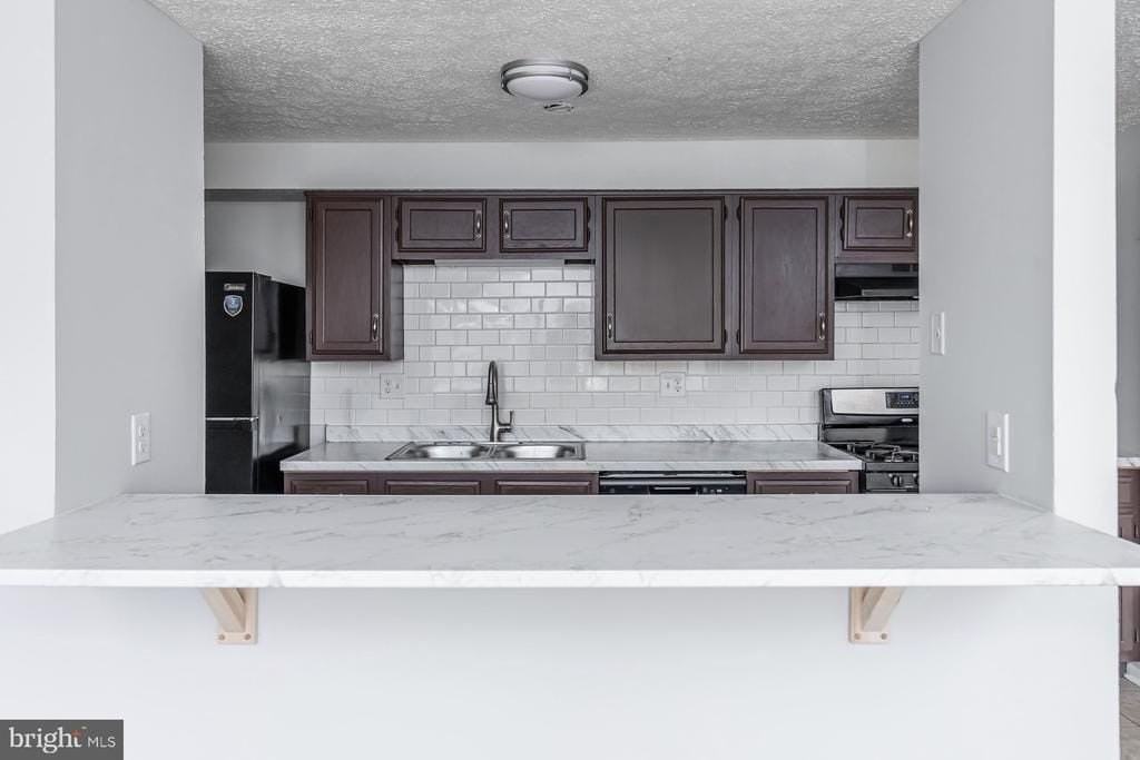 146 Kenwood Dr - Photo 5 of 13