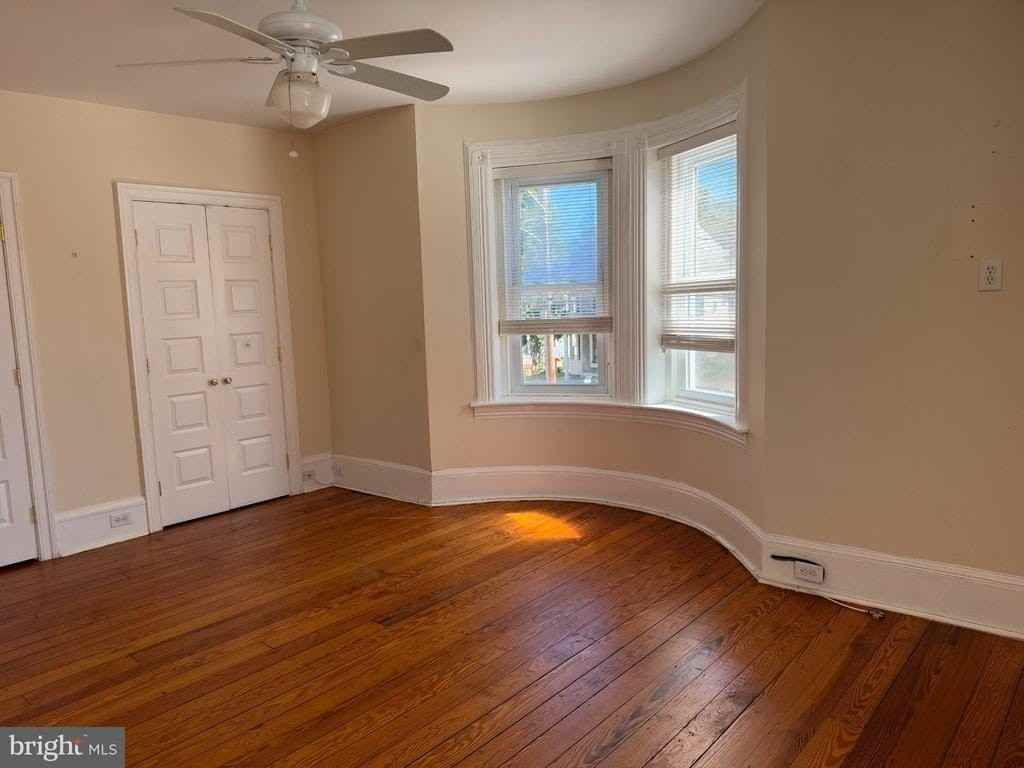 185 W Court St - Photo 7 of 10