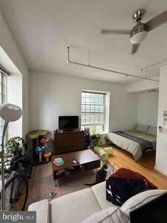 4 Leverington Ave - Photo 4 of 10