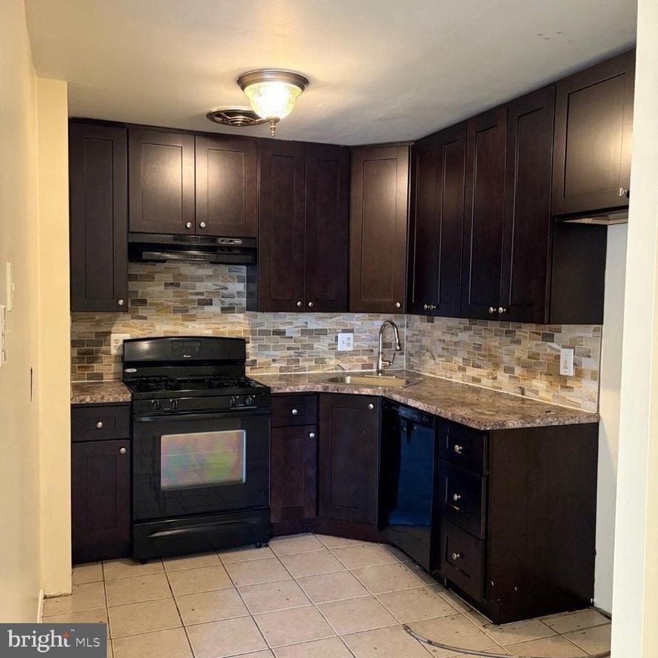 2823 Norcross Ln - Photo 2 of 12