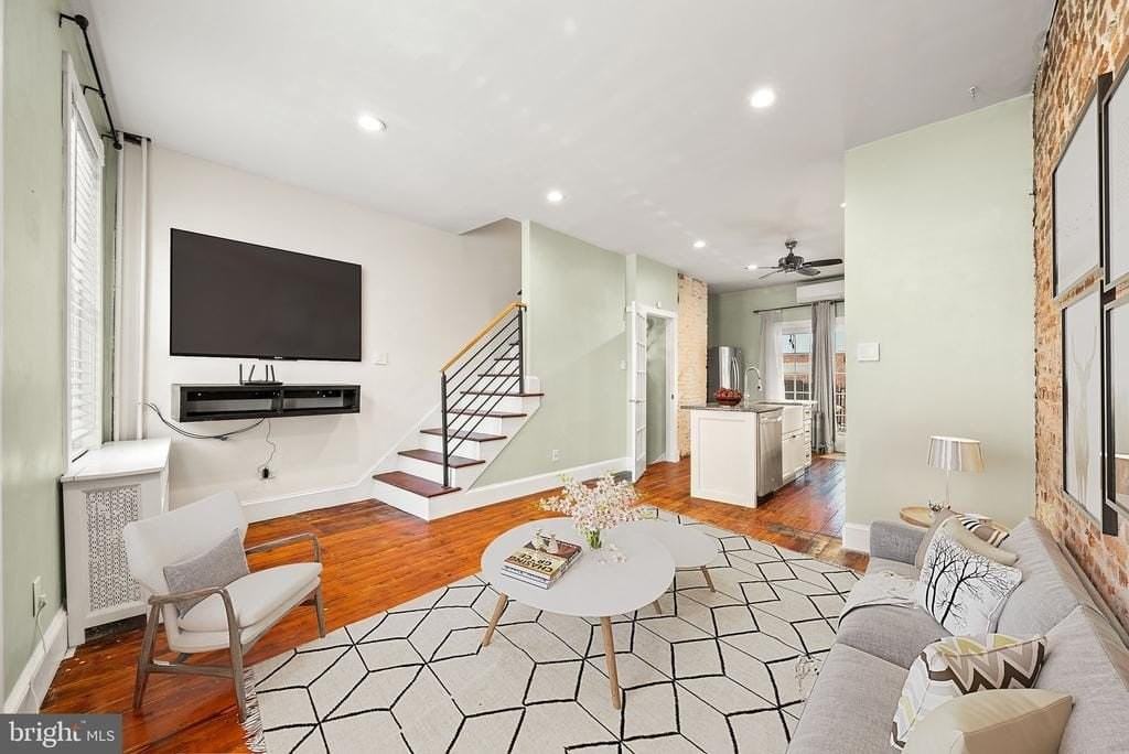 340 Fairmount Ave - Photo 3 of 33
