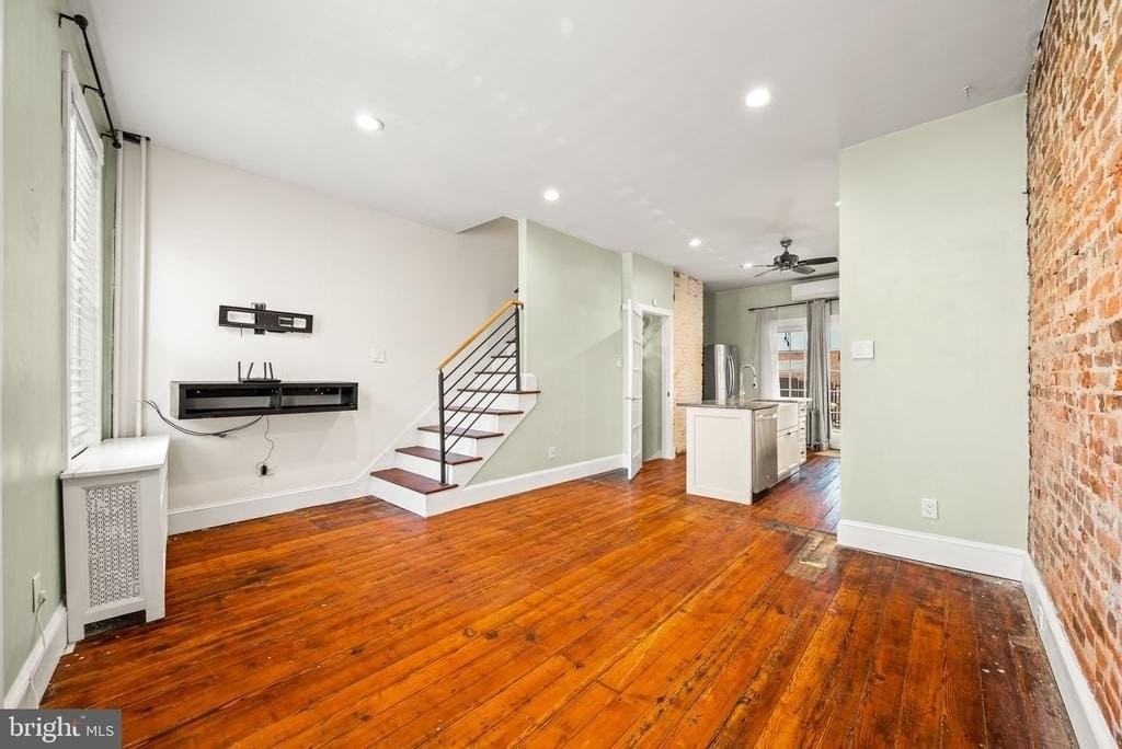 340 Fairmount Ave - Photo 4 of 33