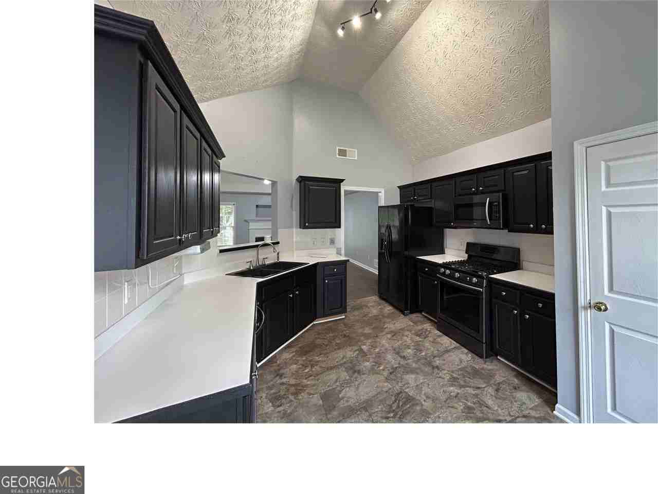 344 River Landing Dr - Photo 5 of 37