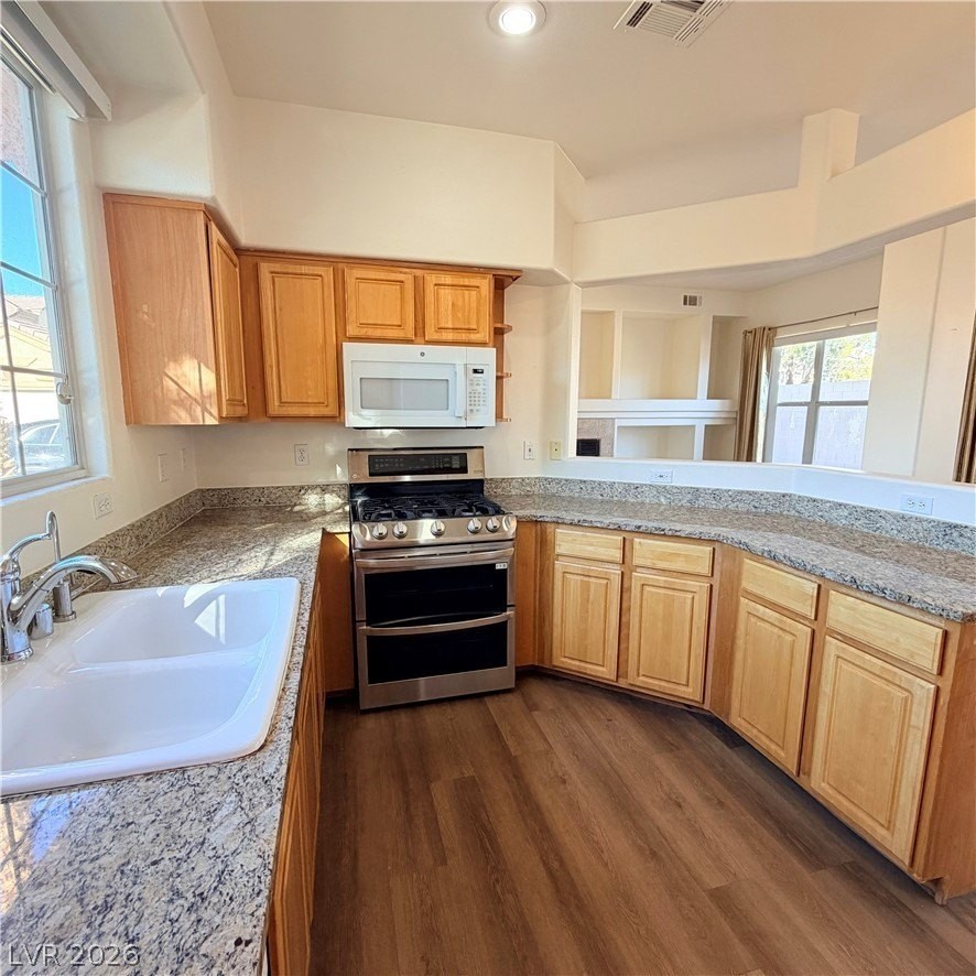 8010 Arcadian Ln - Photo 7 of 22