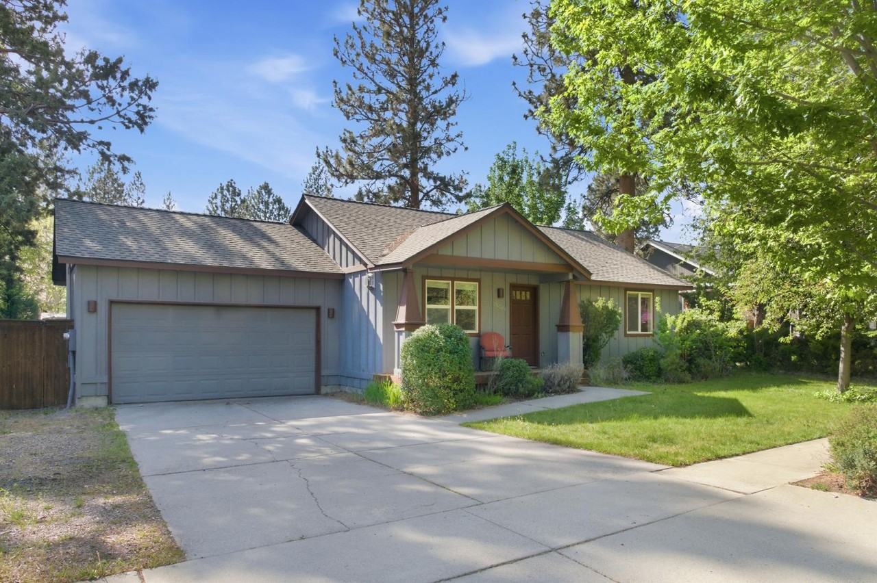 61009 Lodgepole Dr - Photo 2 of 11