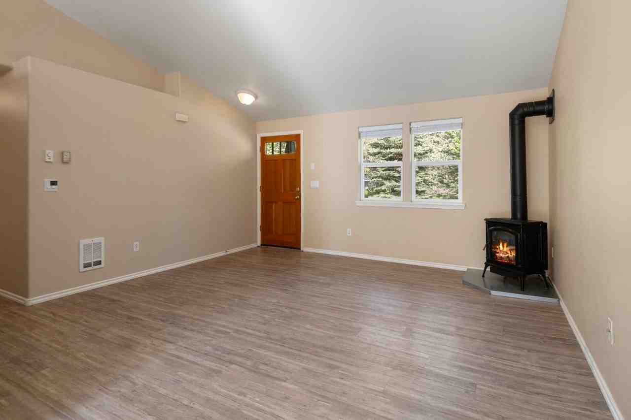 61009 Lodgepole Dr - Photo 6 of 11