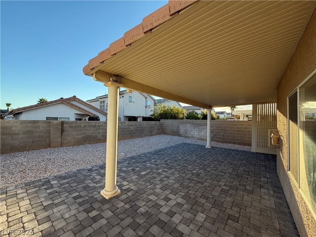 8443 Diamond Dust Dr - Photo 3 of 27