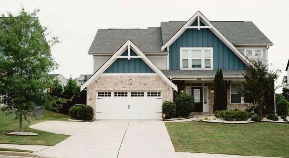 4924 Creekside Ln - Photo 2 of 11