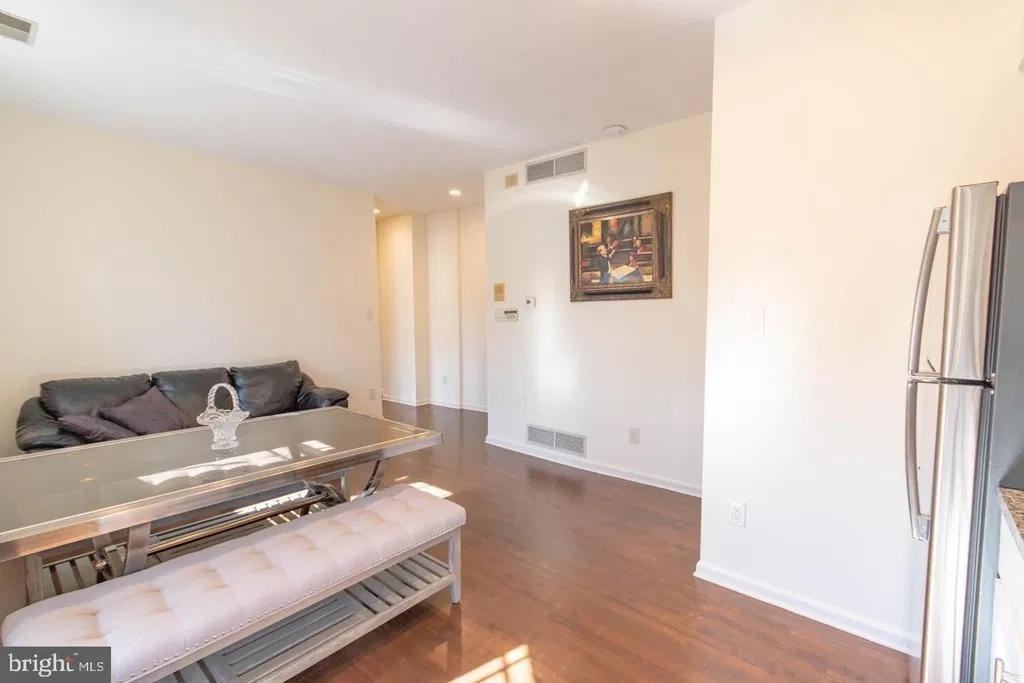 1101 N 3rd St - Photo 5 of 11