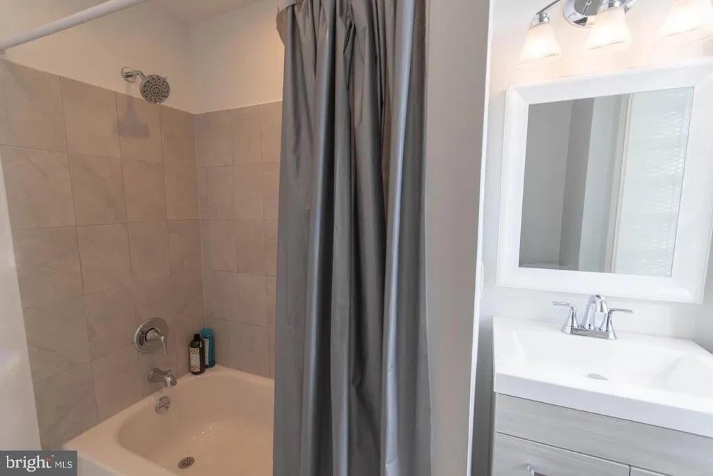 1101 N 3rd St - Photo 6 of 11