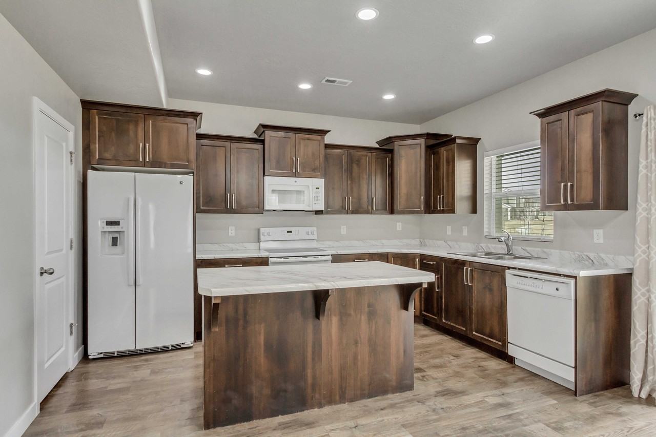 11891 S Rushmore Park Ln - Photo 2 of 36