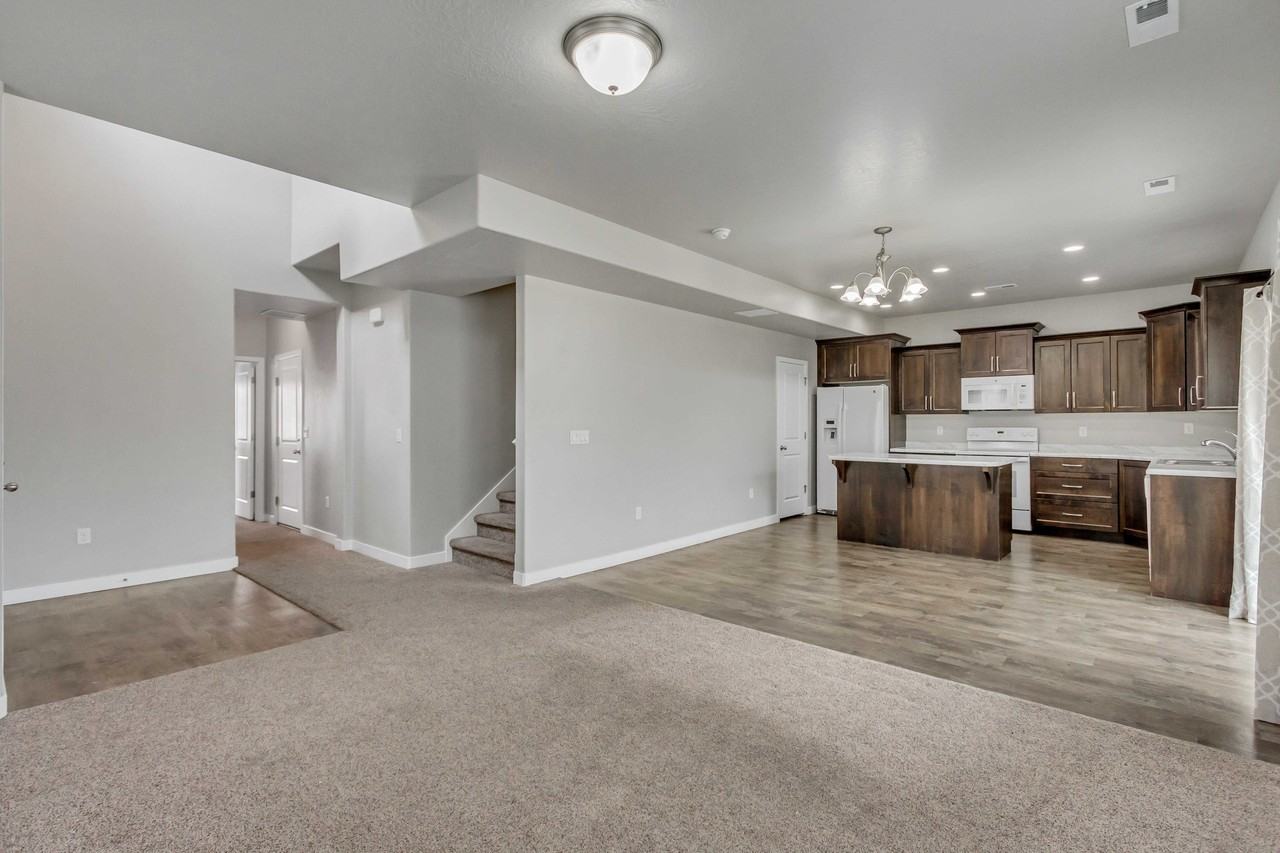 11891 S Rushmore Park Ln - Photo 3 of 36