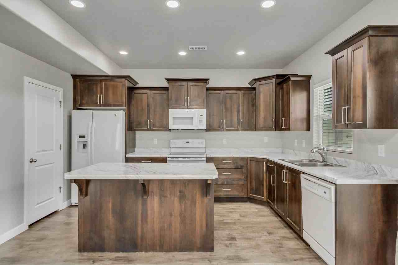 11891 S Rushmore Park Ln - Photo 4 of 36