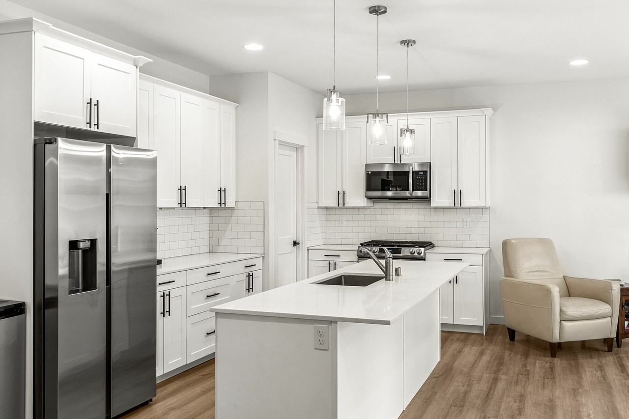 21 E Sullivan St #B - Photo 3 of 24